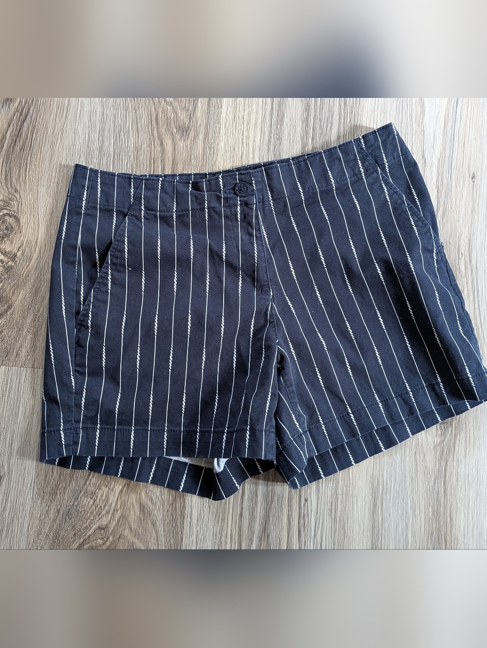 Women's Nautica Shorts Size 10 Like New Navy Blue 5" Inseam